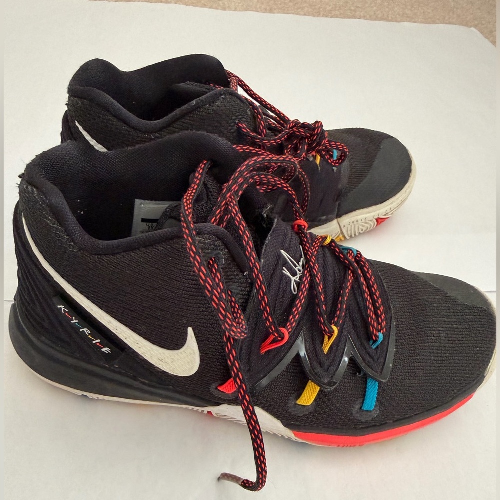 Nike Kids Kyree Friends Basketball Sneakers
